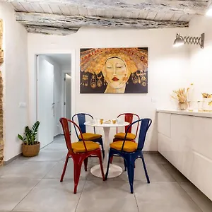 Elegante Nel Centro Storico Di Appartamento
